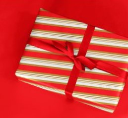 PAPEL PRESENTE VGESSELE C/10 FOLHAS LISTRA VERMELHA OURO E BRANCA 302